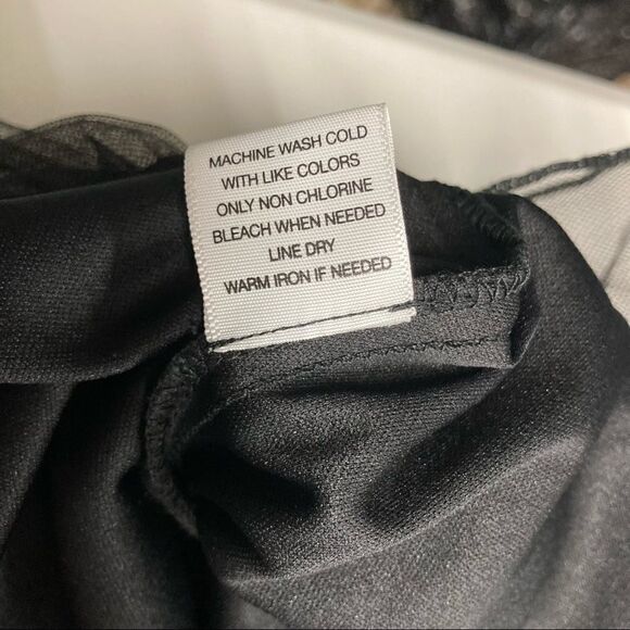 MAURICES Party, Prom dress, Size 3/4, Black, White, & Red, spaghetti straps - Picture 6 of 7